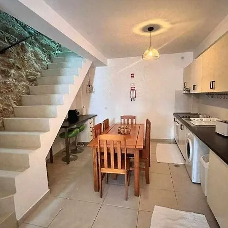 Casa De Santa Maria 113 *